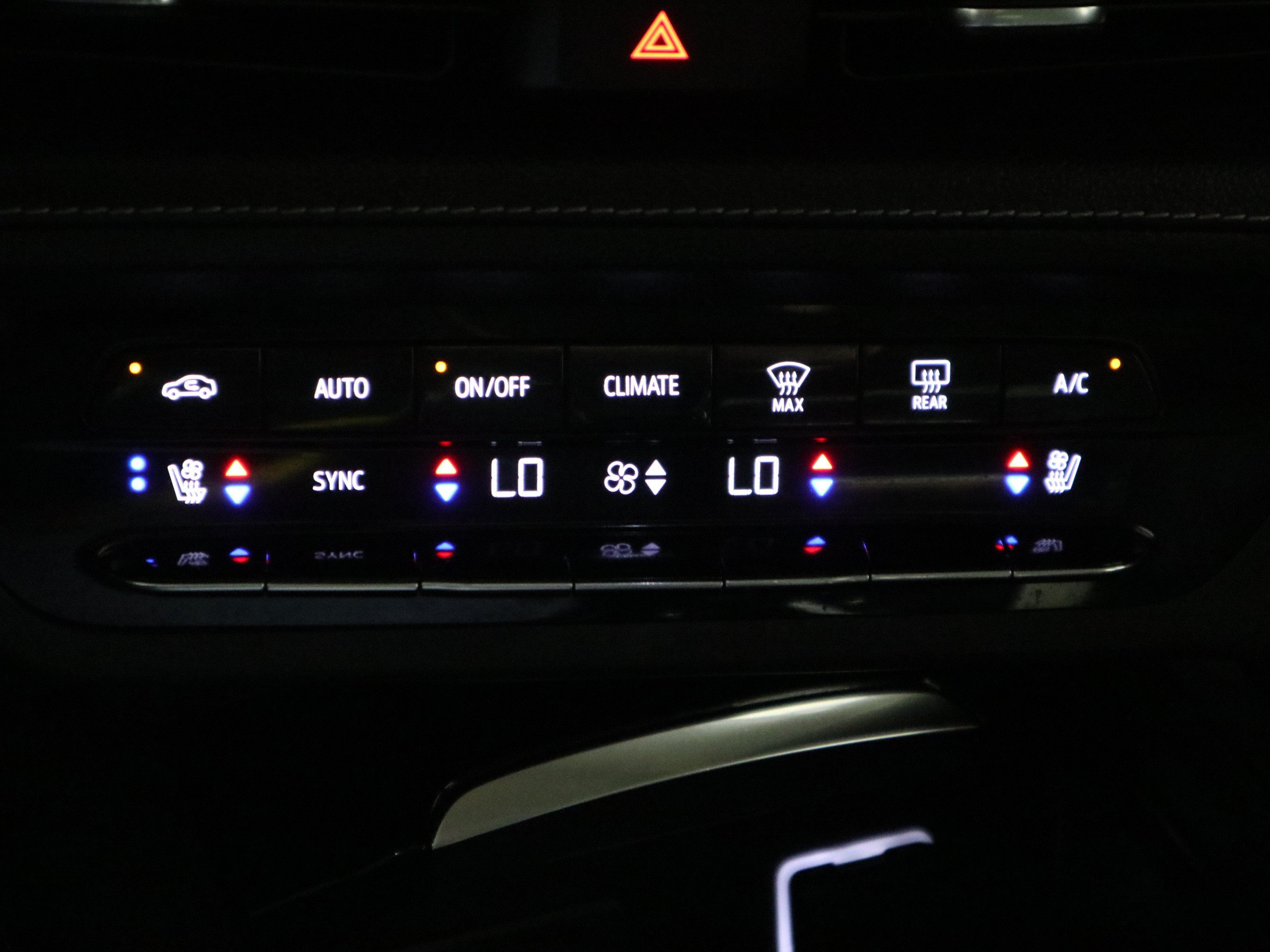 Used 2023 Buick Envision Avenir AWD/4WD image 26