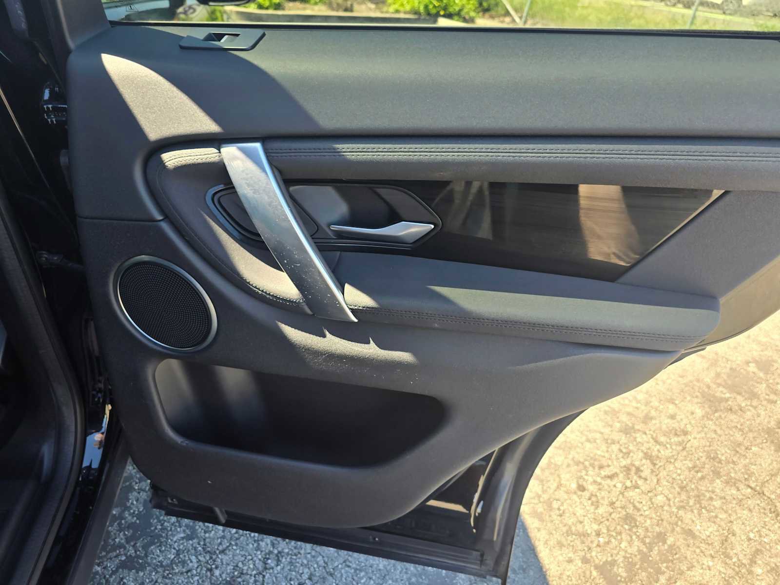 Used 2020 Land Rover Discovery Sport image 13