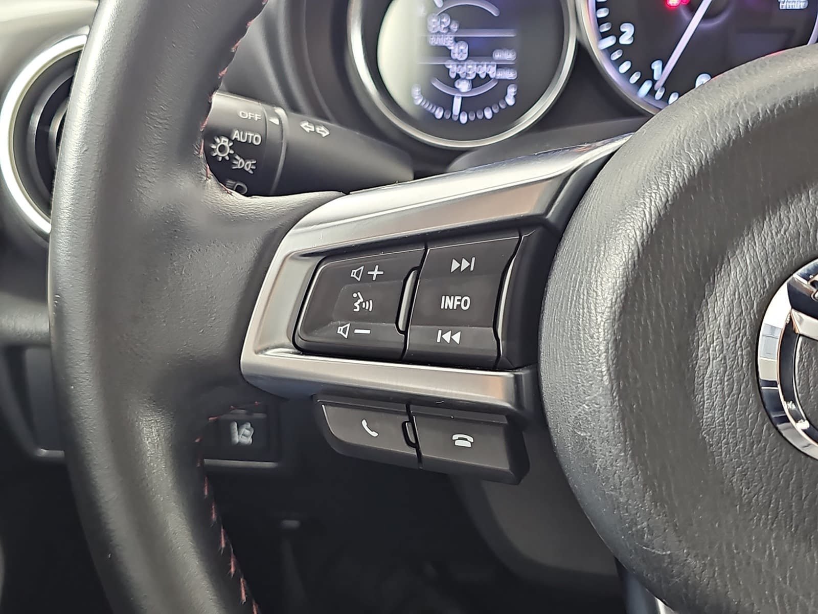 Used 2016 MAZDA MX-5 Miata Grand Touring RWD image 14