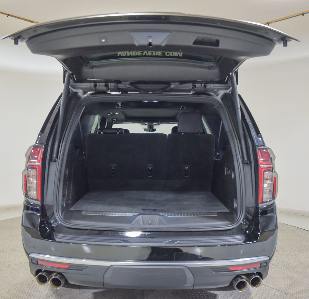 Used 2021 Chevrolet Suburban High Country AWD/4WD image 16