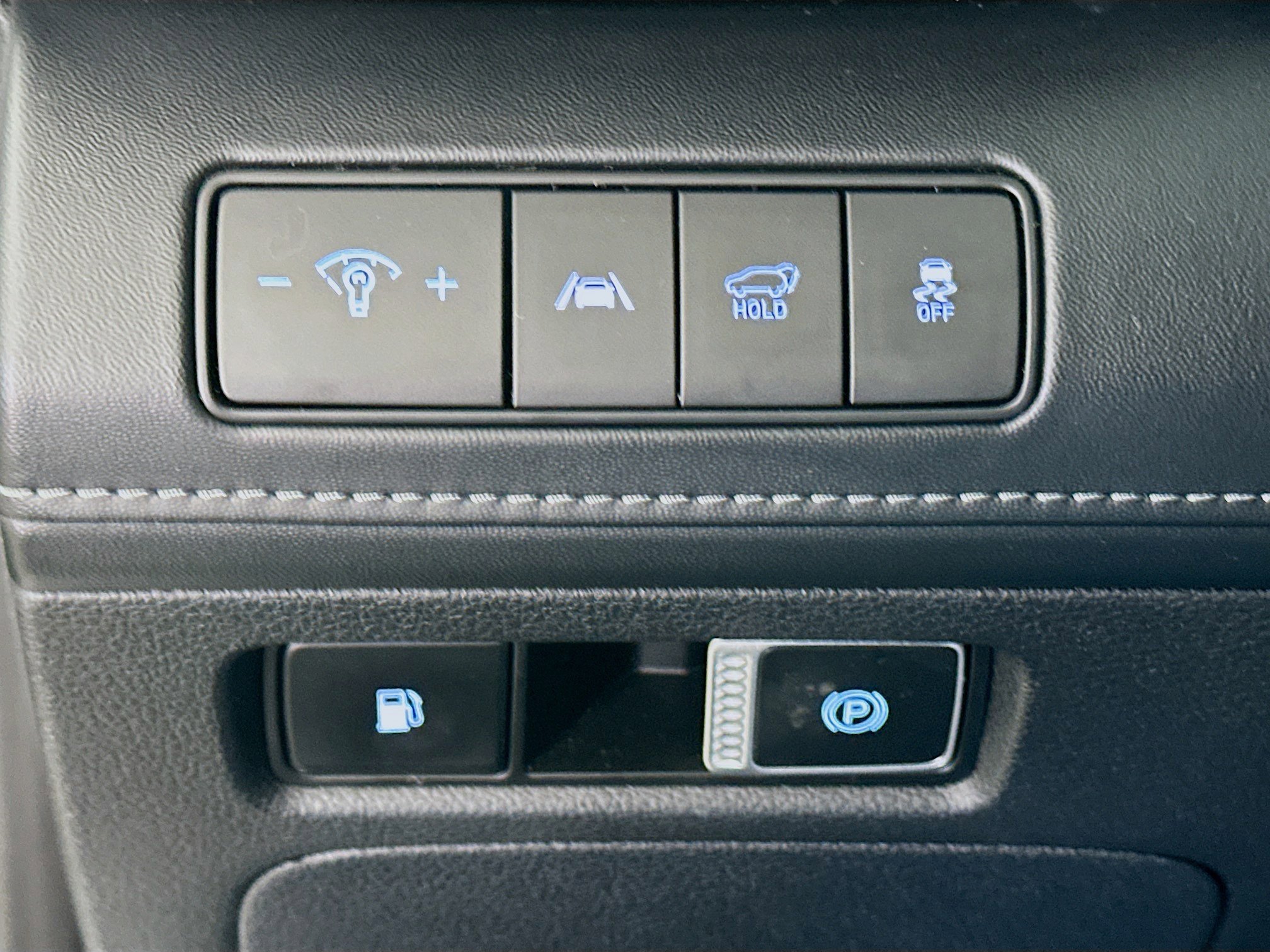 Used 2023 Hyundai Santa Fe Limited image 17