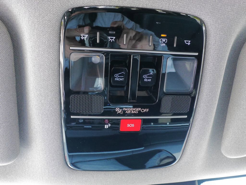 Used 2025 Hyundai Santa Fe Limited image 34