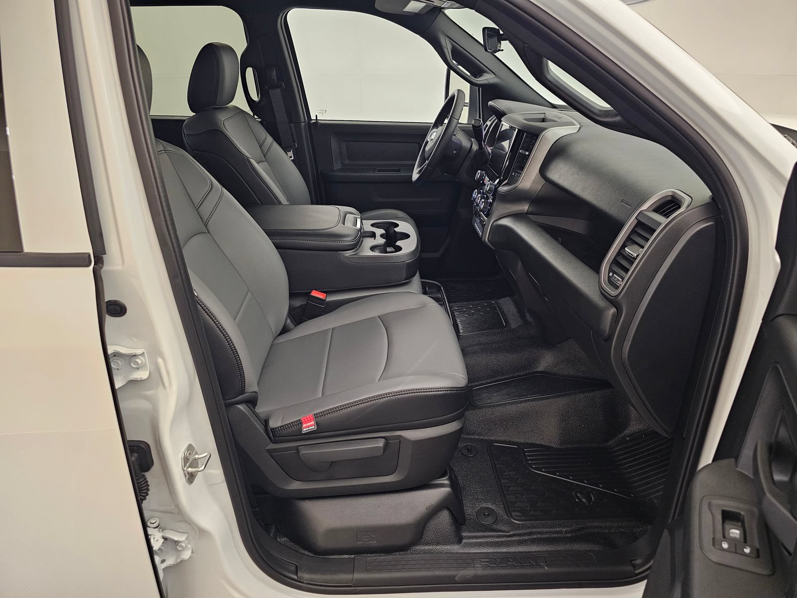 New 2026 RAM 5500 Tradesman AWD/4WD image 23