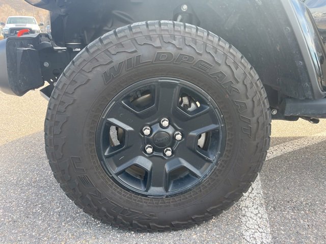 Used 2023 Jeep Gladiator Mojave w/ Cold Weather Group image 9