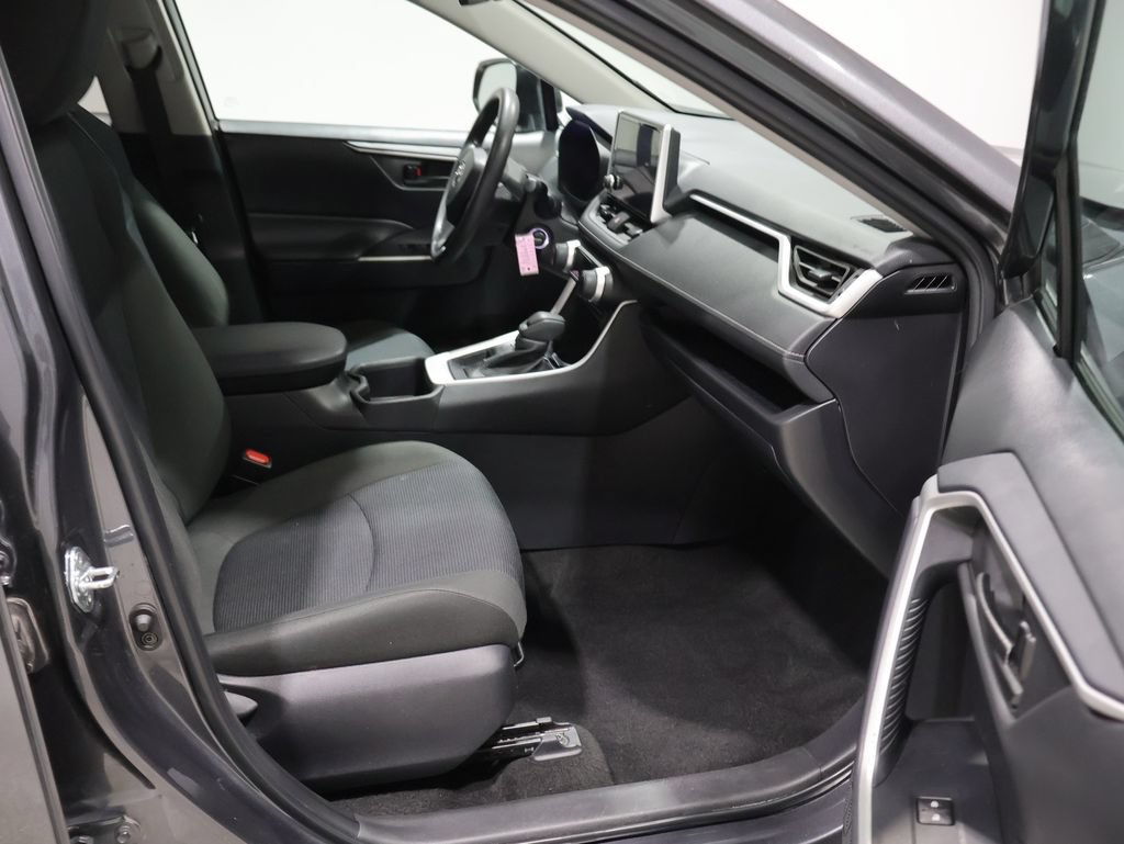 Used 2025 Toyota RAV4 LE AWD/4WD image 22