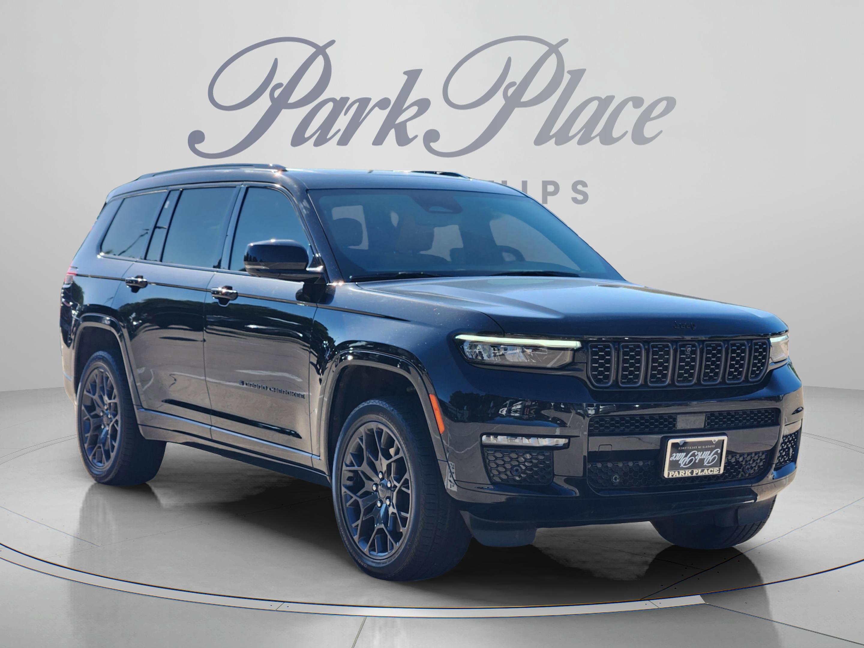 Used 2025 Jeep Grand Cherokee L Summit w/ Obsidian Package AWD/4WD image 4