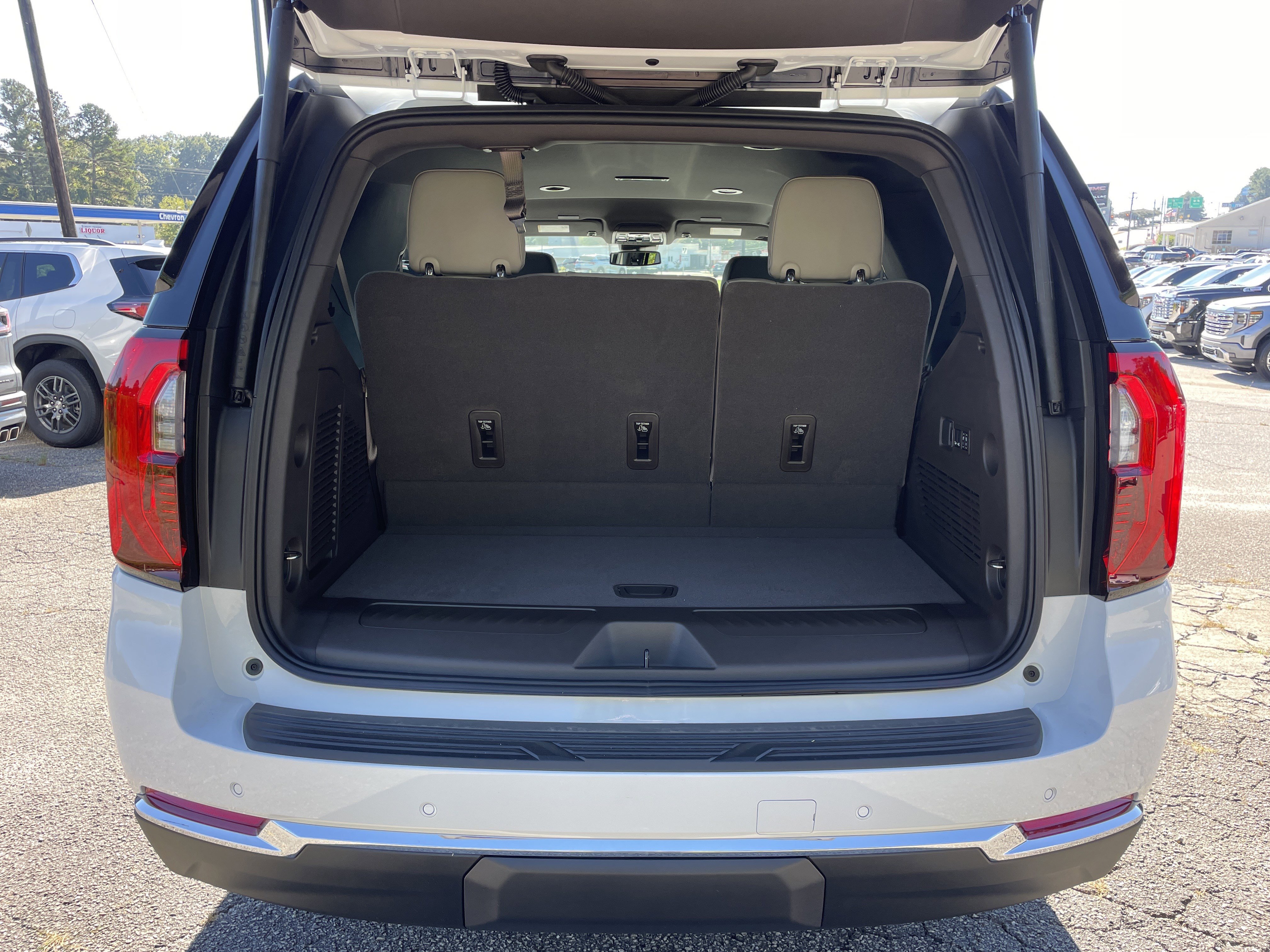 New 2026 GMC Yukon Elevation image 6