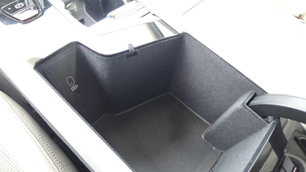 Used 2022 Volvo XC60 B5 Inscription w/ Advanced Package image 27