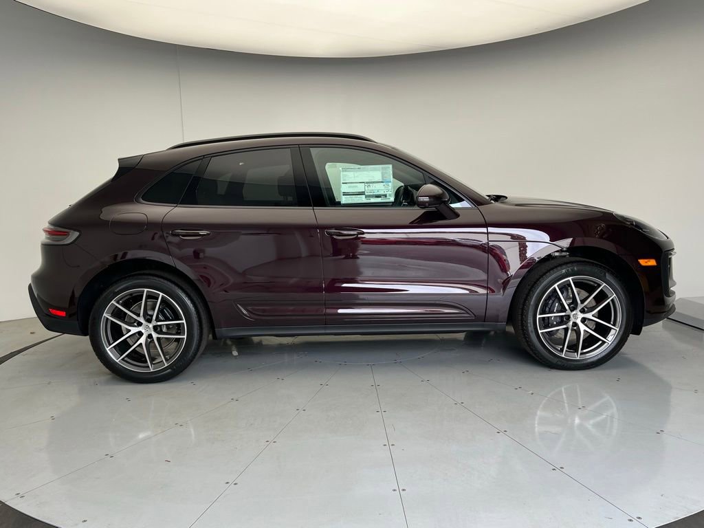 Used 2025 Porsche Macan image 23