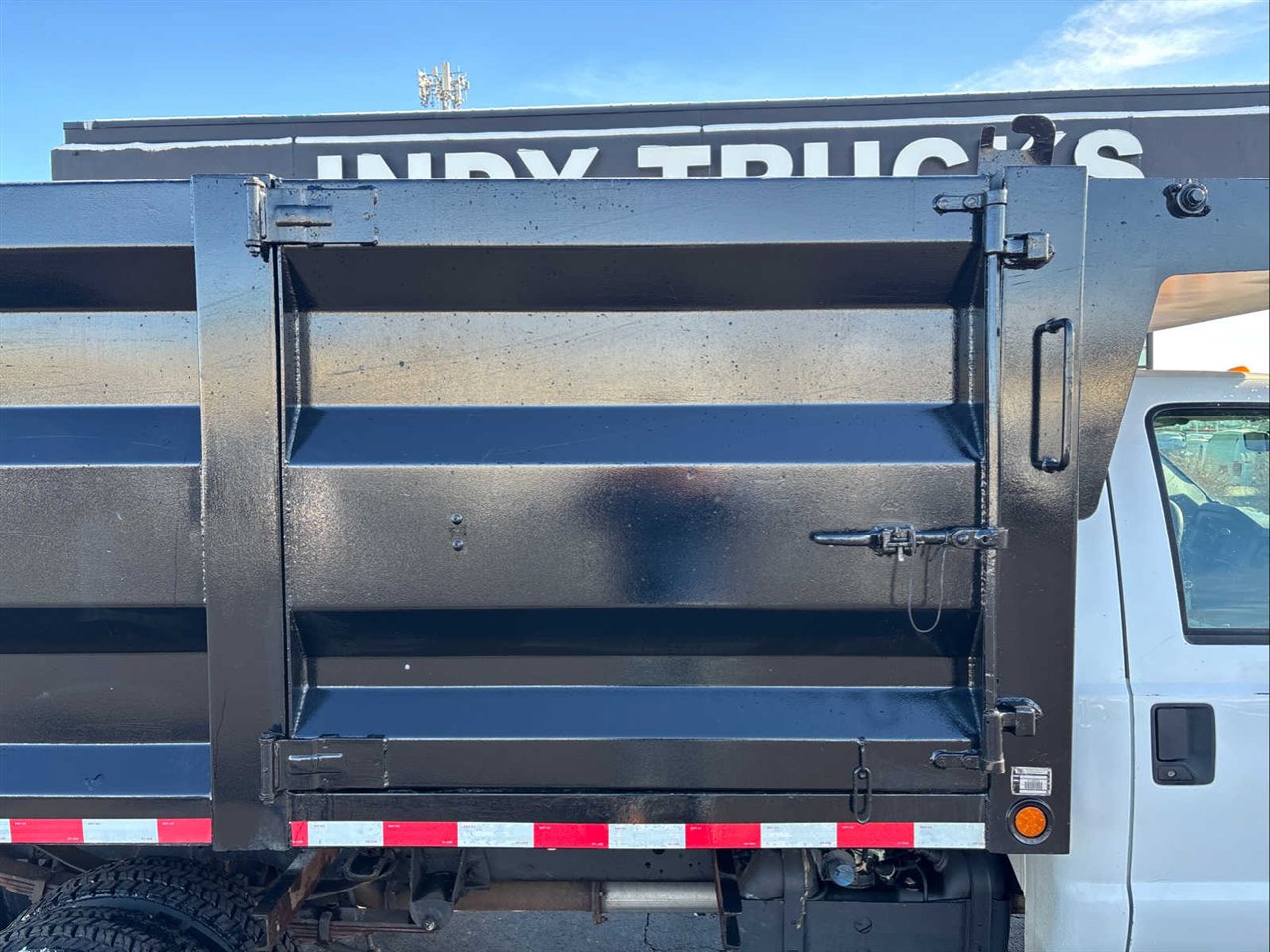 Used 2011 Ford F450 XL w/ High Capacity Trailer Tow Pkg image 8