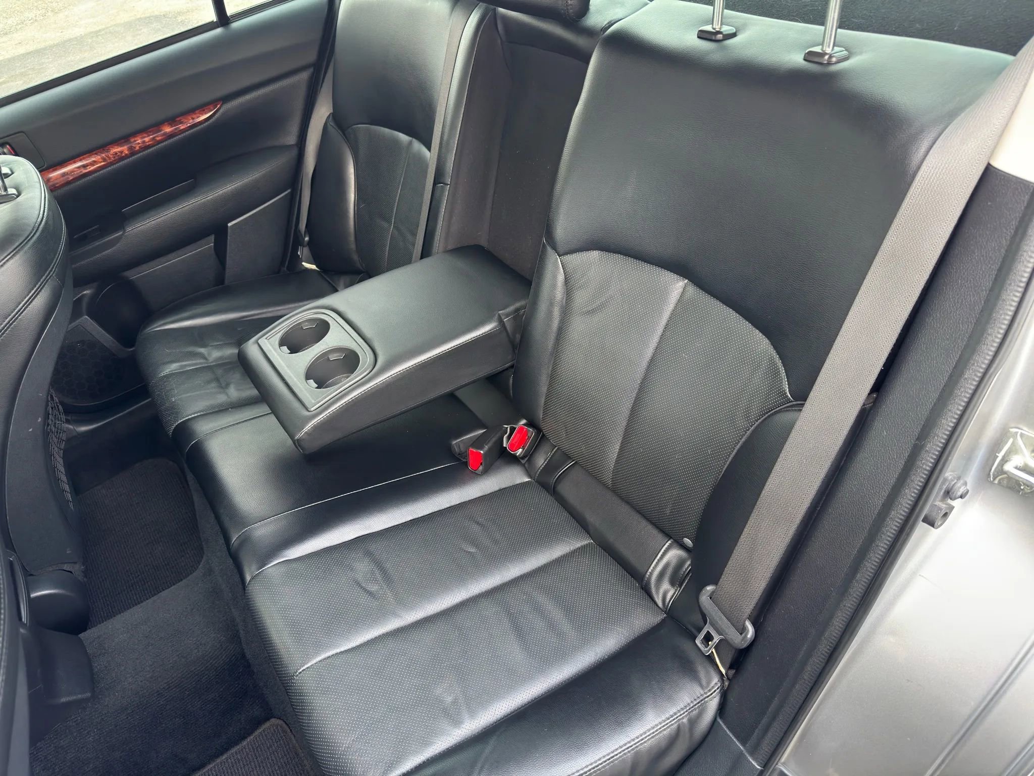 Used 2011 Subaru Legacy 2.5i Limited image 10