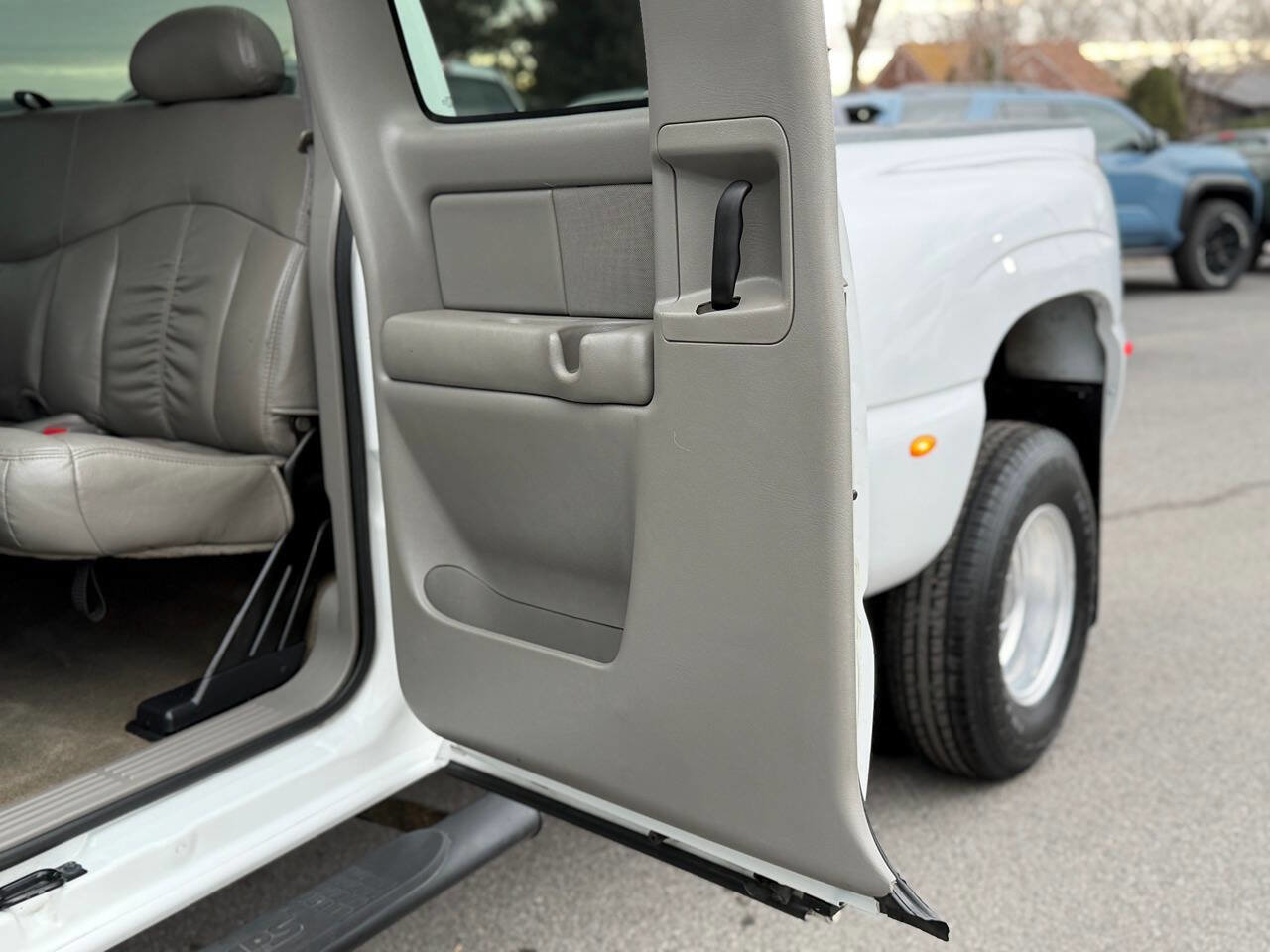 Used 2002 Chevrolet Silverado 3500 LS w/ Electrical Convenience Pkg image 94