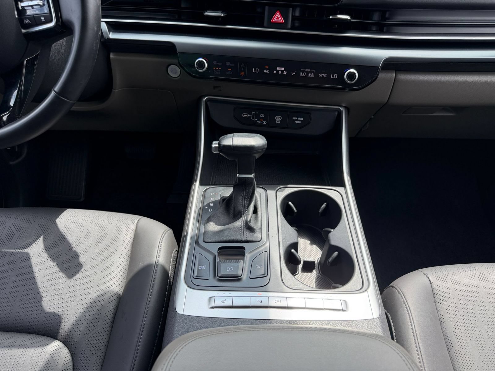Used 2026 Kia Carnival FWD image 43