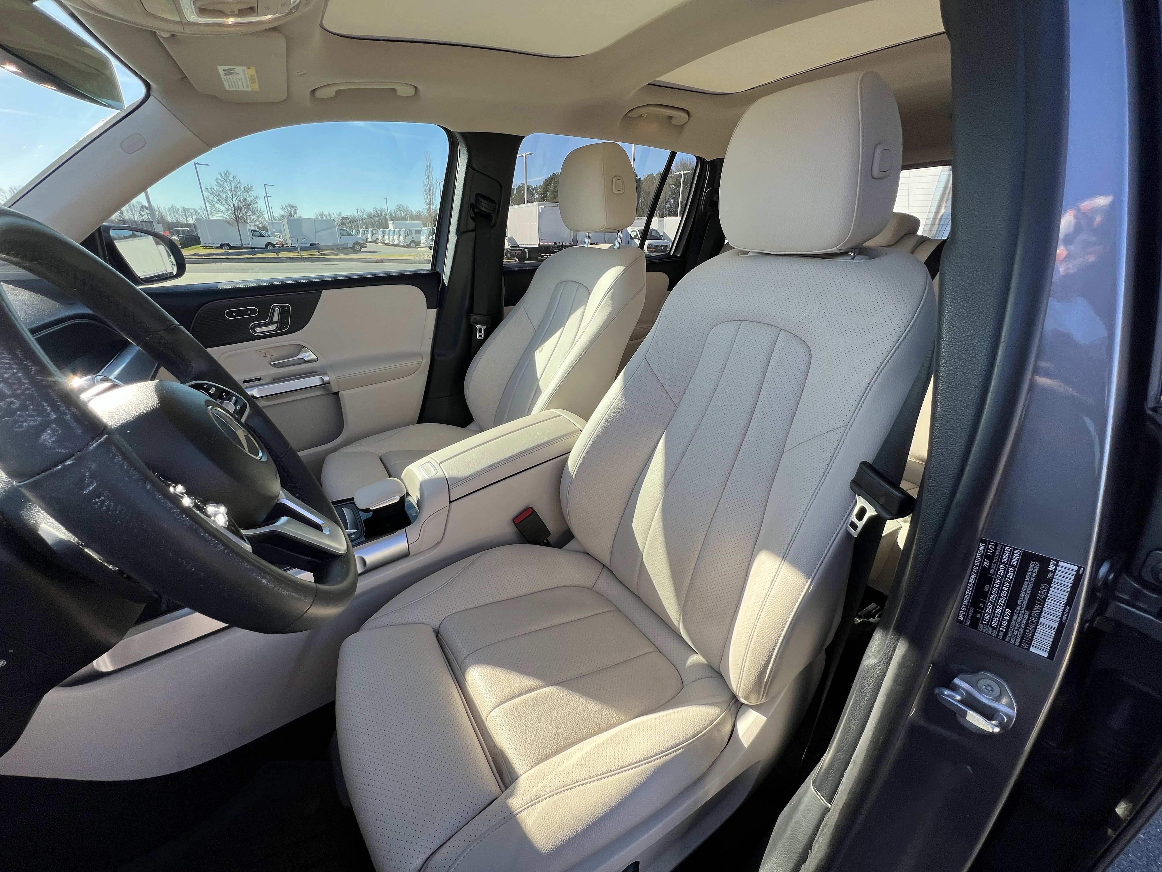 Used 2022 Mercedes-Benz GLB 250 image 16