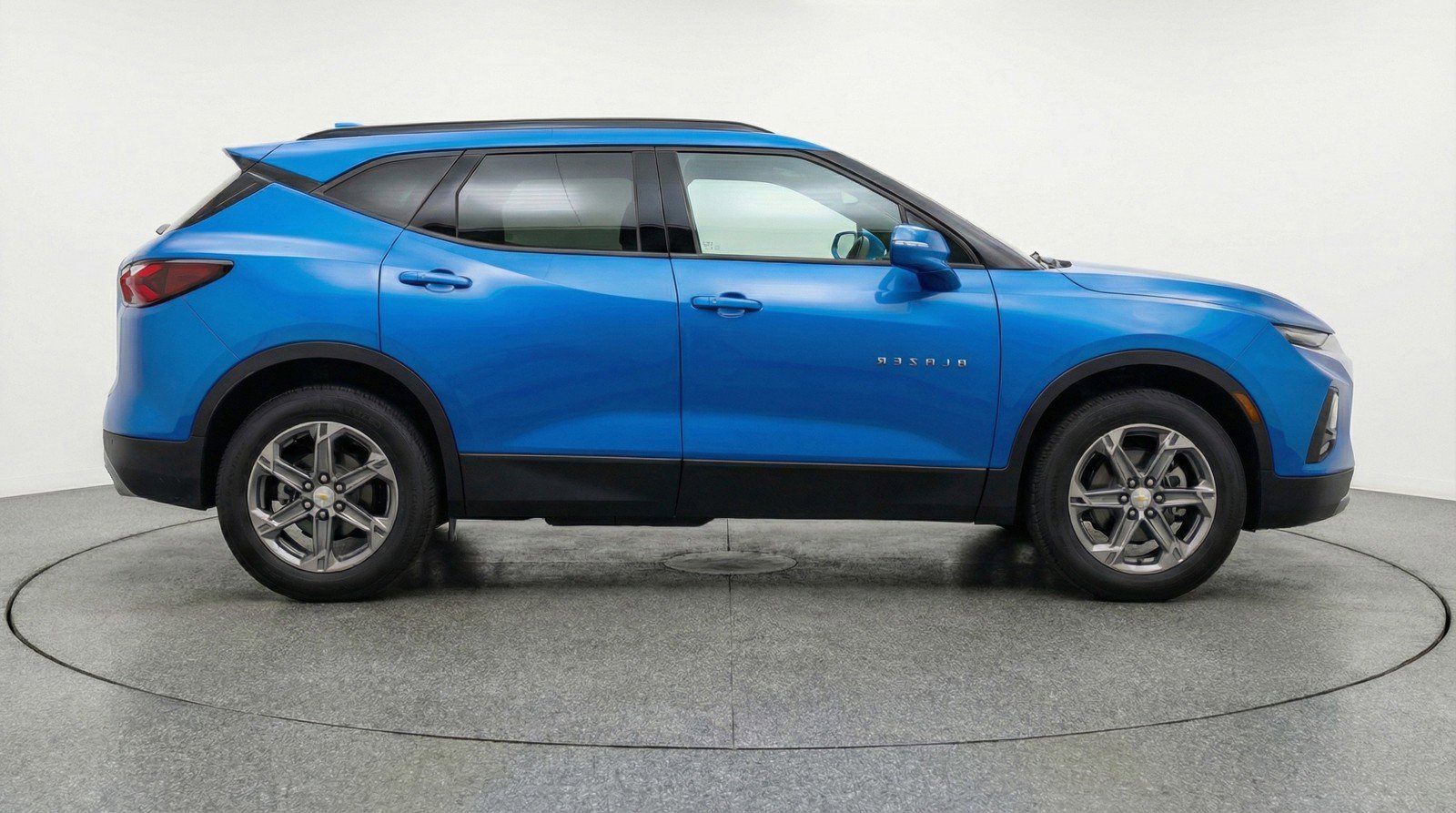 Used 2025 Chevrolet Blazer LT FWD image 11