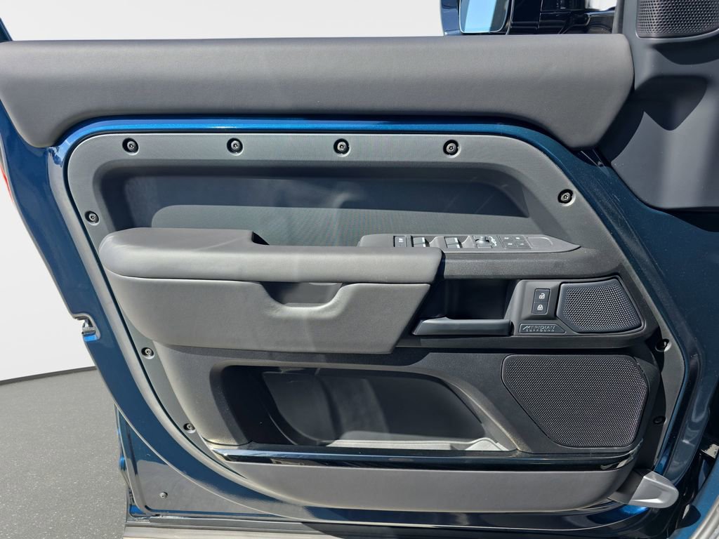 New 2026 Land Rover Defender 110 OCTA image 27