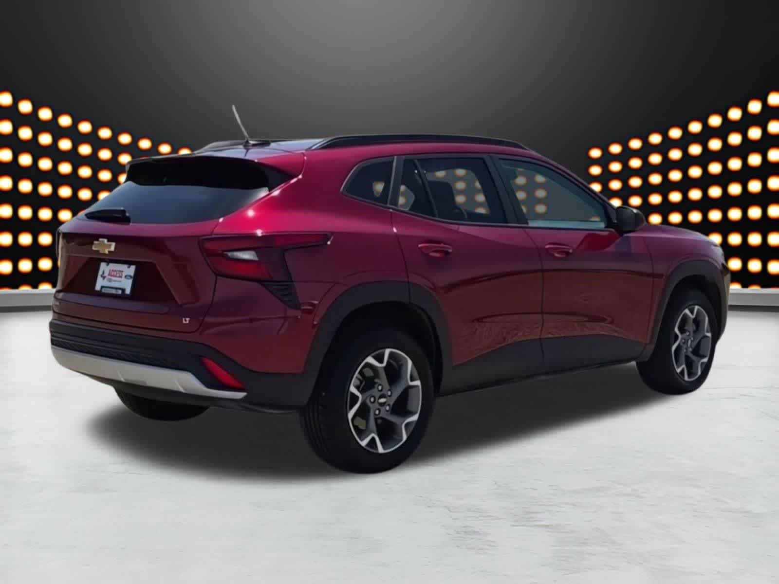 Used 2025 Chevrolet Trax LT FWD image 8