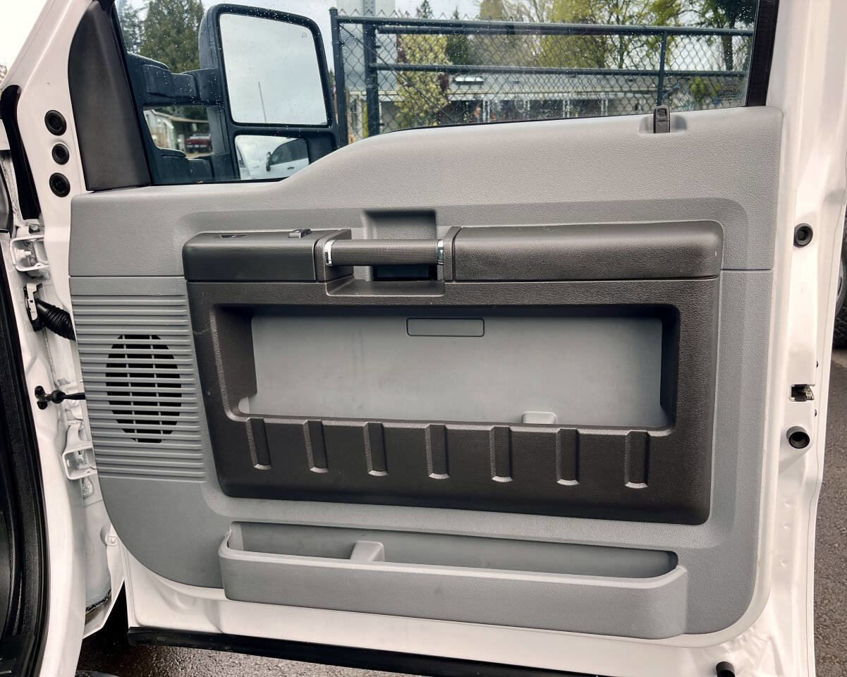 Used 2014 Ford F250 XL w/ Power Equipment Group image 17