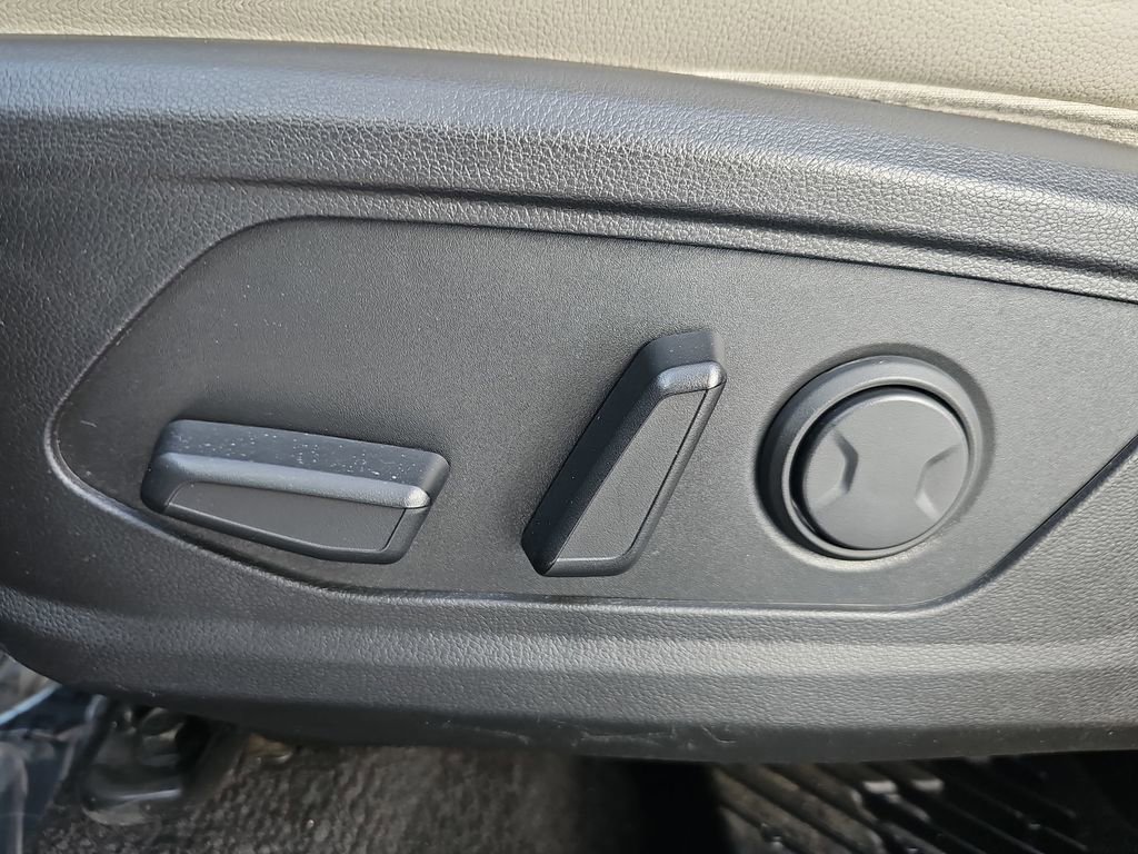 Used 2024 Hyundai Tucson Limited image 32