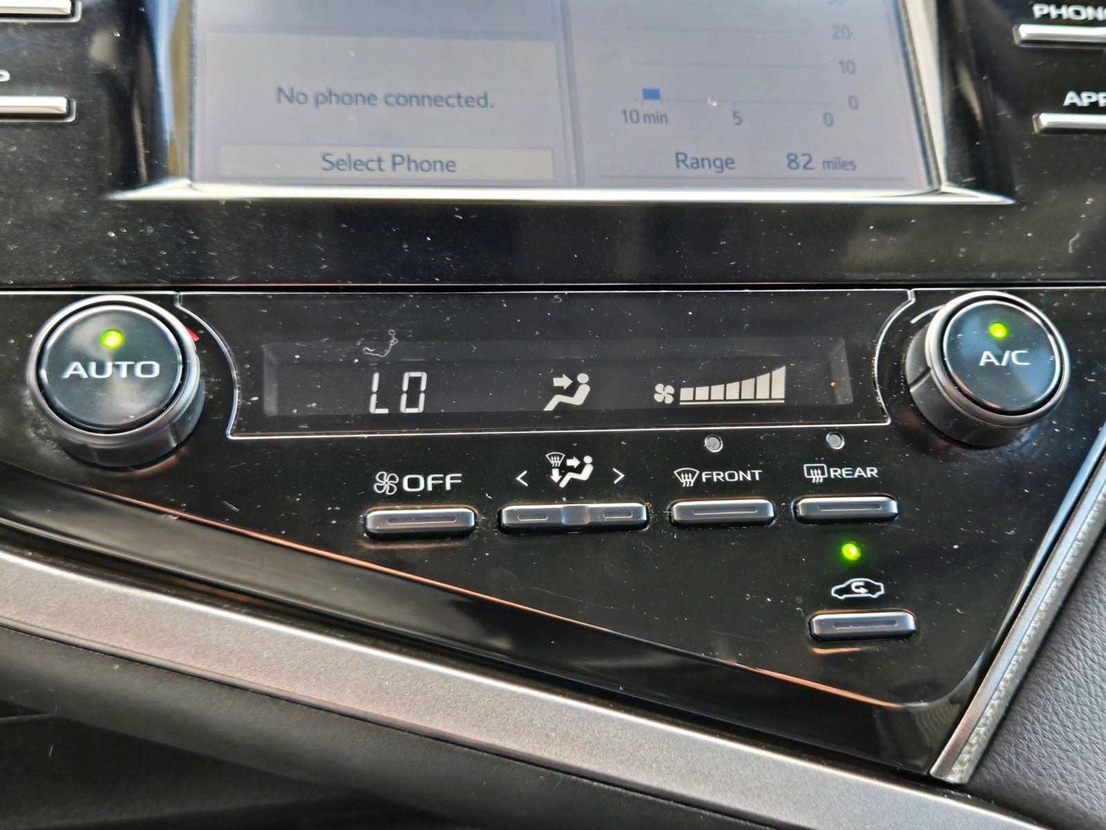 Used 2019 Toyota Camry SE image 22