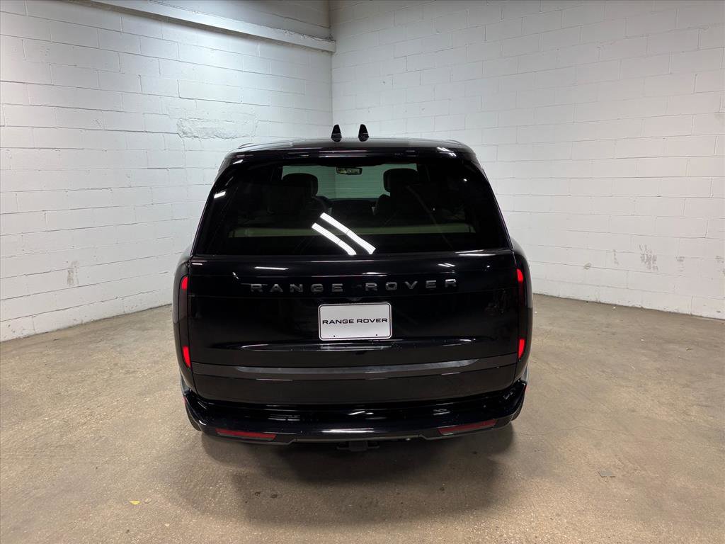 Used 2025 Land Rover Range Rover Long Wheelbase Autobiography image 8