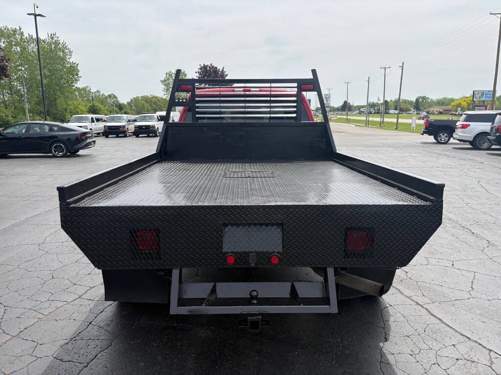 Used 2005 GMC Sierra 3500 SLT w/ Heavy-Duty Power Package AWD/4WD image 9
