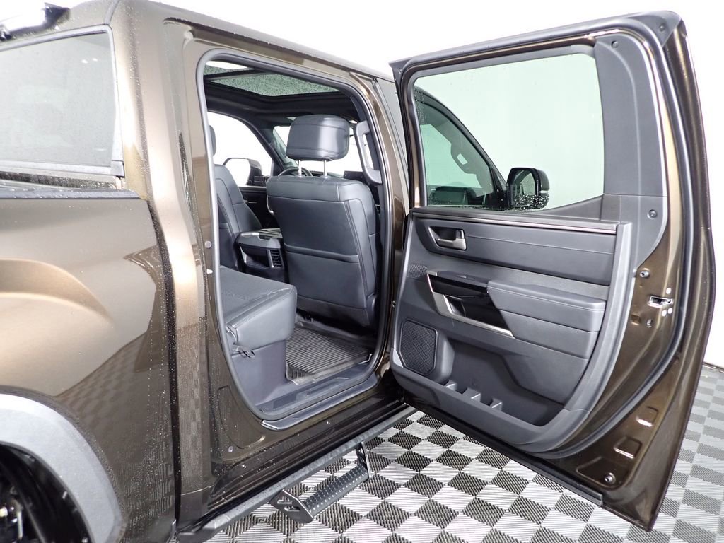 Used 2025 Toyota Tundra Limited AWD/4WD image 42