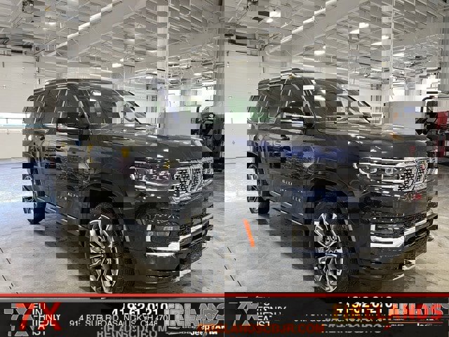 New 2025 Jeep Grand Wagoneer Series III w/ HD Trailer Tow Package