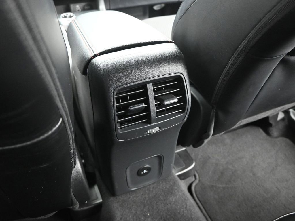 Certified 2025 Ford Escape ST-Line AWD/4WD image 21