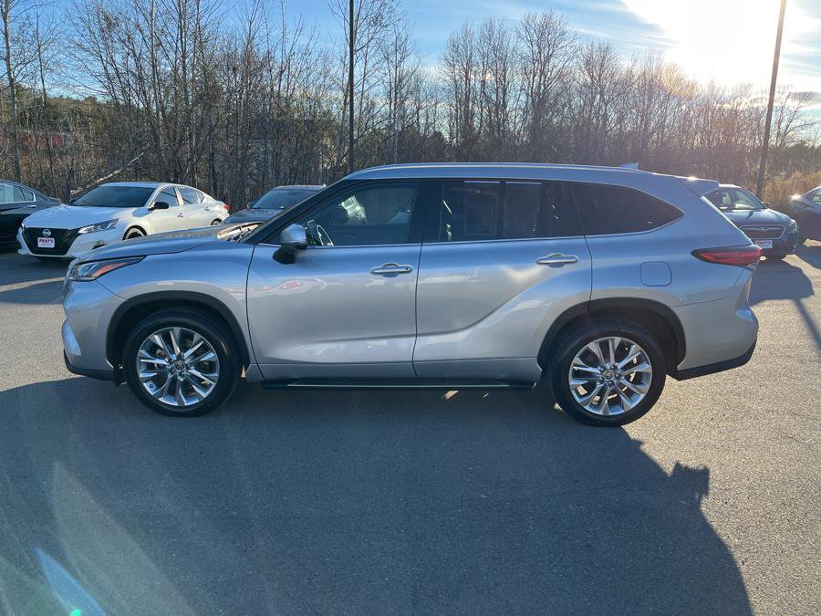 Used 2022 Toyota Highlander Limited image 4