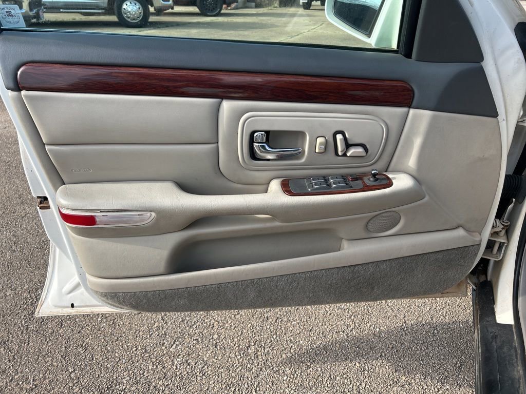 Used 1997 Cadillac De Ville Sedan image 9