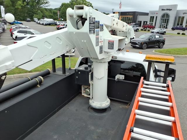 Used 2012 Ford F550 4x4 Regular Cab Super Duty w/ Payload Upgrade Pkg image 11