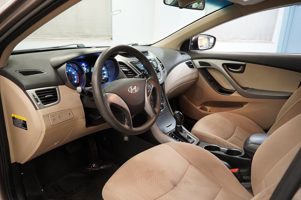 Used 2015 Hyundai Elantra SE image 6