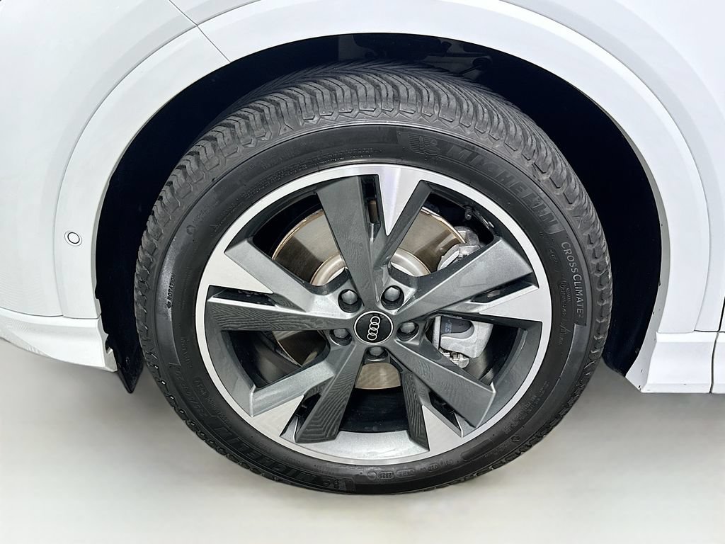 Used 2024 Audi Q4 e-tron Premium Plus w/ Premium Plus AWD/4WD image 24