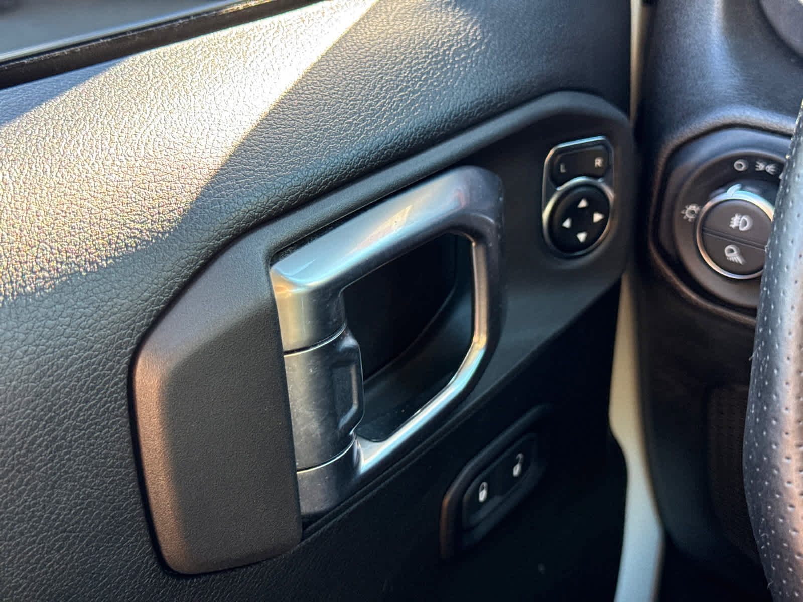 Used 2023 Jeep Gladiator Mojave w/ Cold Weather Group image 23