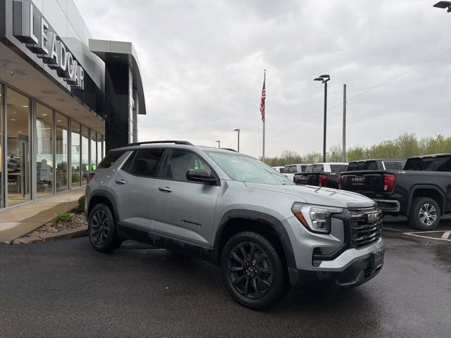 Used 2025 GMC Terrain Elevation w/ Elevation Premium Package AWD/4WD image 7