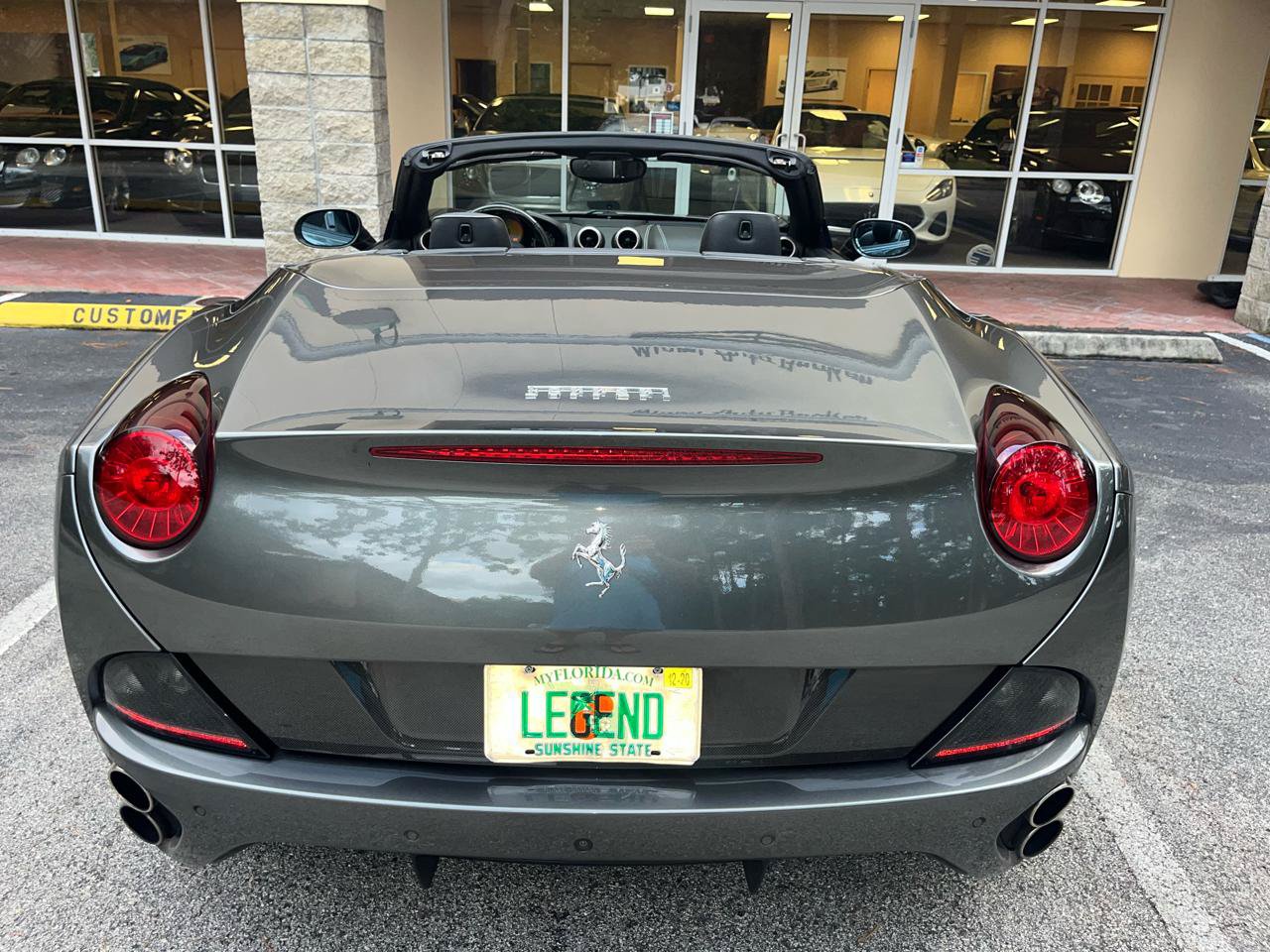 Used 2011 Ferrari California RWD image 6