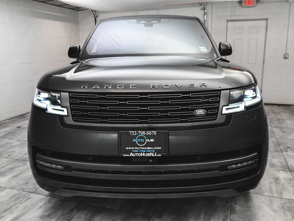 Used 2023 Land Rover Range Rover Long Wheelbase SE AWD/4WD image 2
