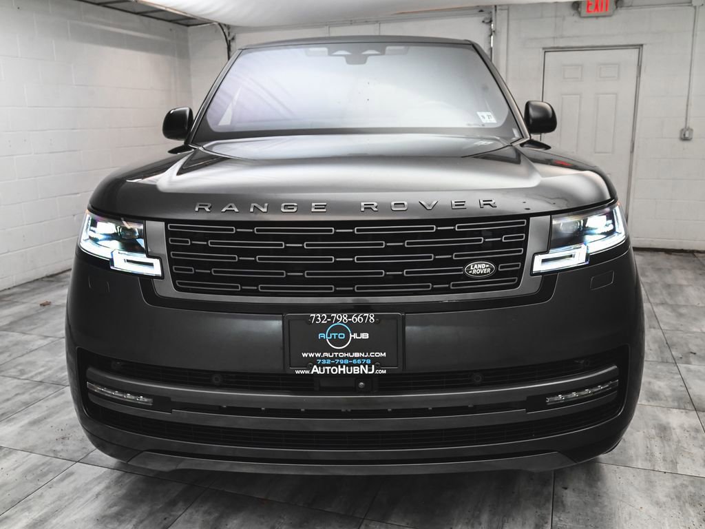 Used 2023 Land Rover Range Rover Long Wheelbase SE AWD/4WD image 2