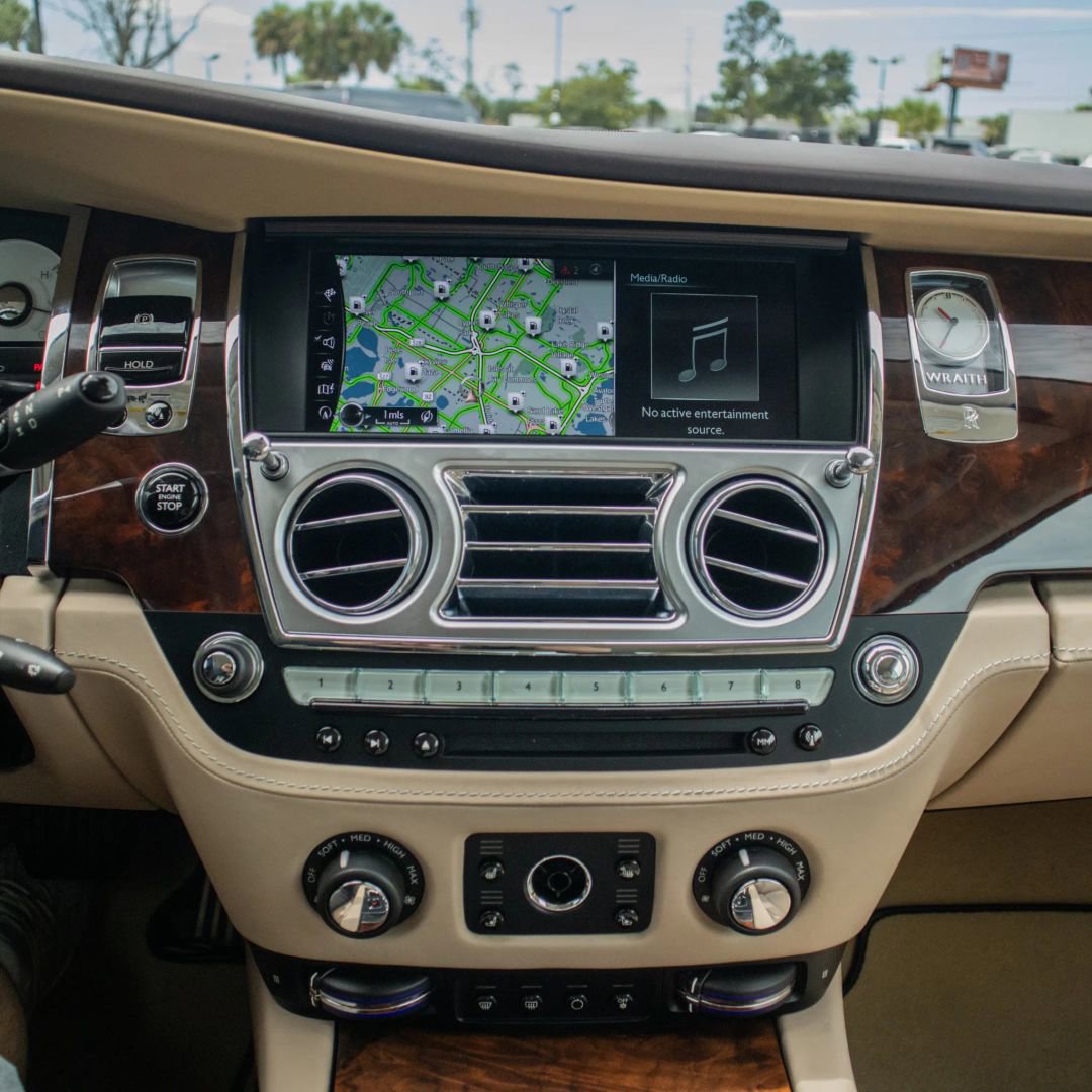 Used 2019 Rolls-Royce Wraith RWD image 48