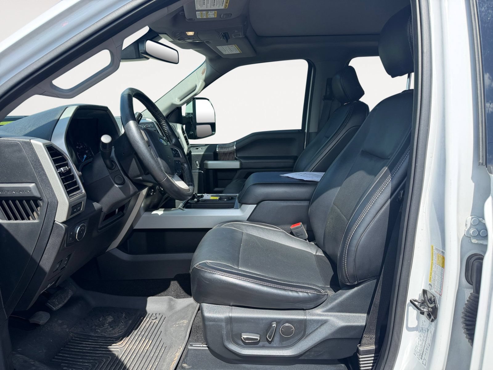 Used 2019 Ford F350 Lariat w/ Lariat Ultimate Package AWD/4WD image 9