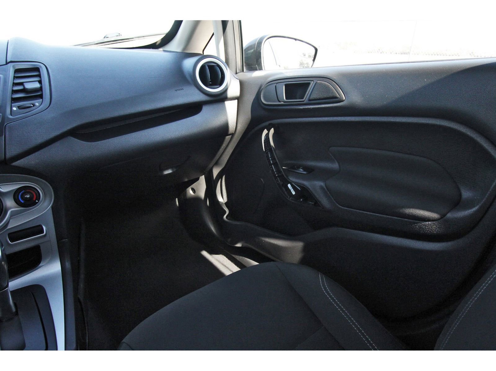 Used 2019 Ford Fiesta SE image 13