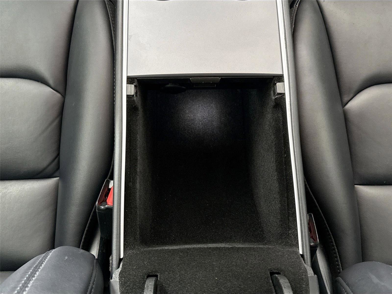 Used 2022 Tesla Model Y Long Range AWD/4WD image 29