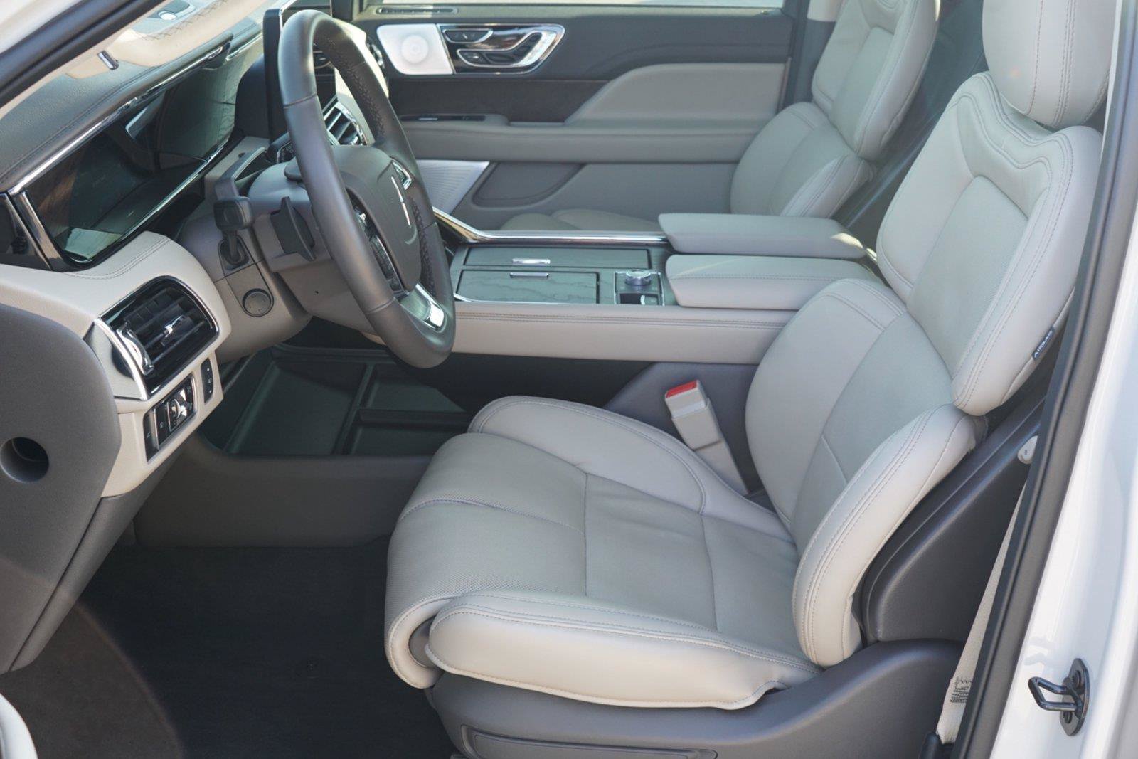 Used 2024 Lincoln Navigator Reserve AWD/4WD image 10