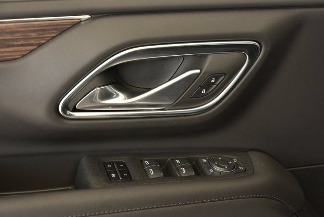 Used 2024 Chevrolet Suburban High Country AWD/4WD image 13