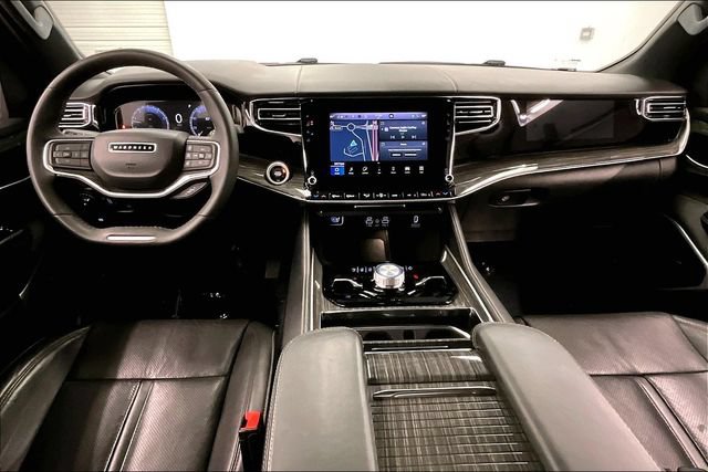 Used 2022 Jeep Wagoneer Series III AWD/4WD image 18