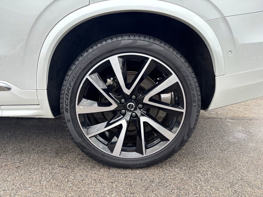 Certified 2024 Volvo XC90 B6 Ultimate AWD/4WD image 31