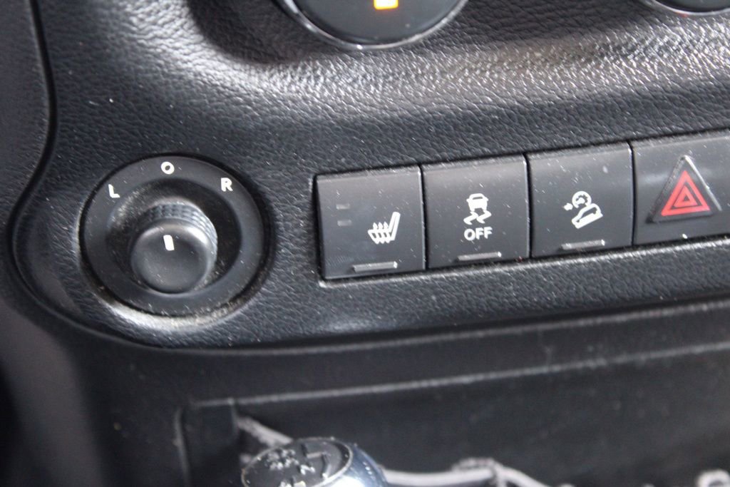 Used 2014 Jeep Wrangler Unlimited Sahara w/ Connectivity Group image 37