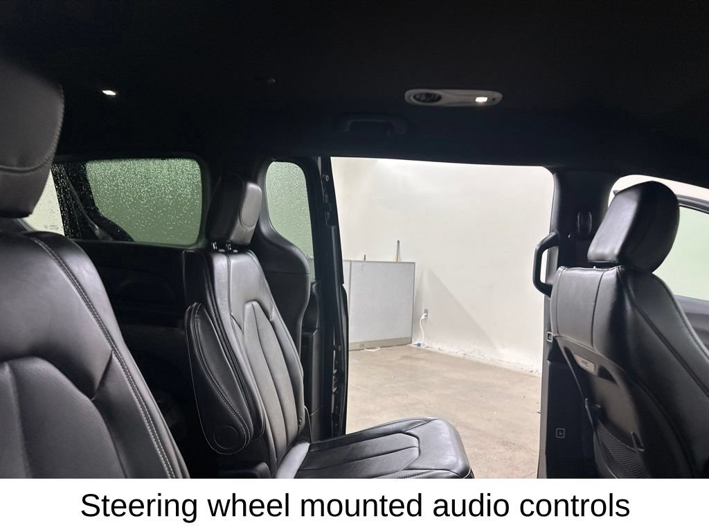 Used 2025 Chrysler Pacifica Select FWD image 24