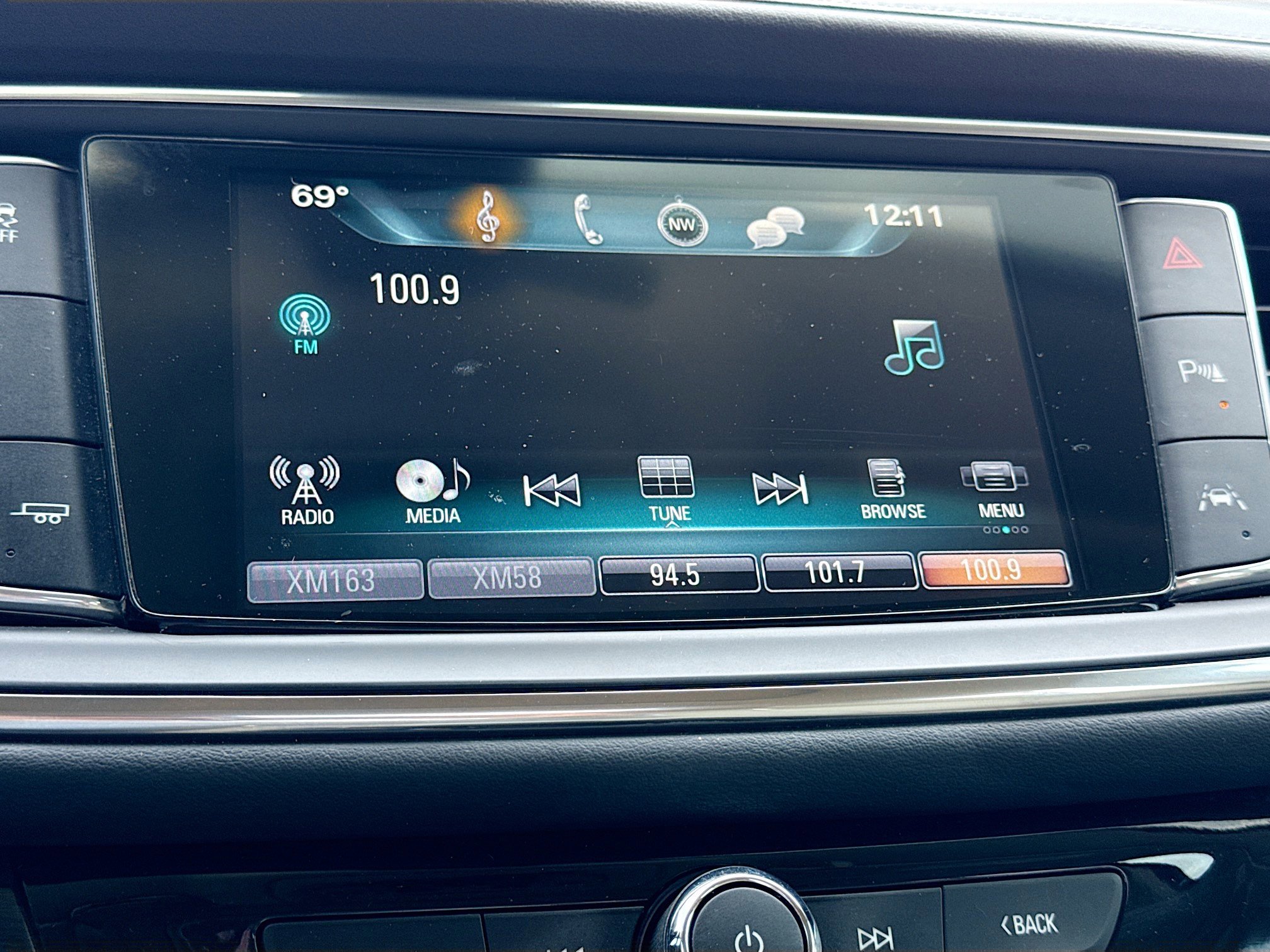 Used 2018 Buick Enclave Premium w/ Experience Buick Package FWD image 34